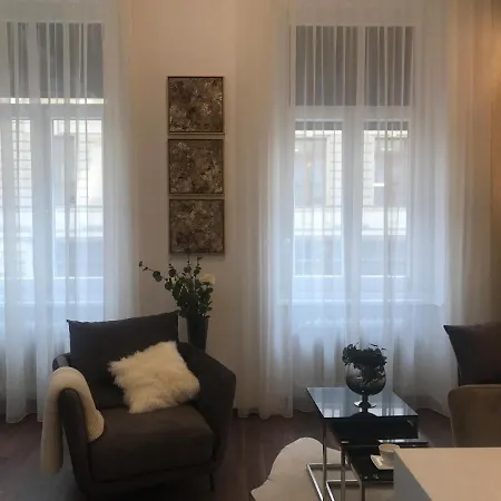 Apartment Cozy App Heart *